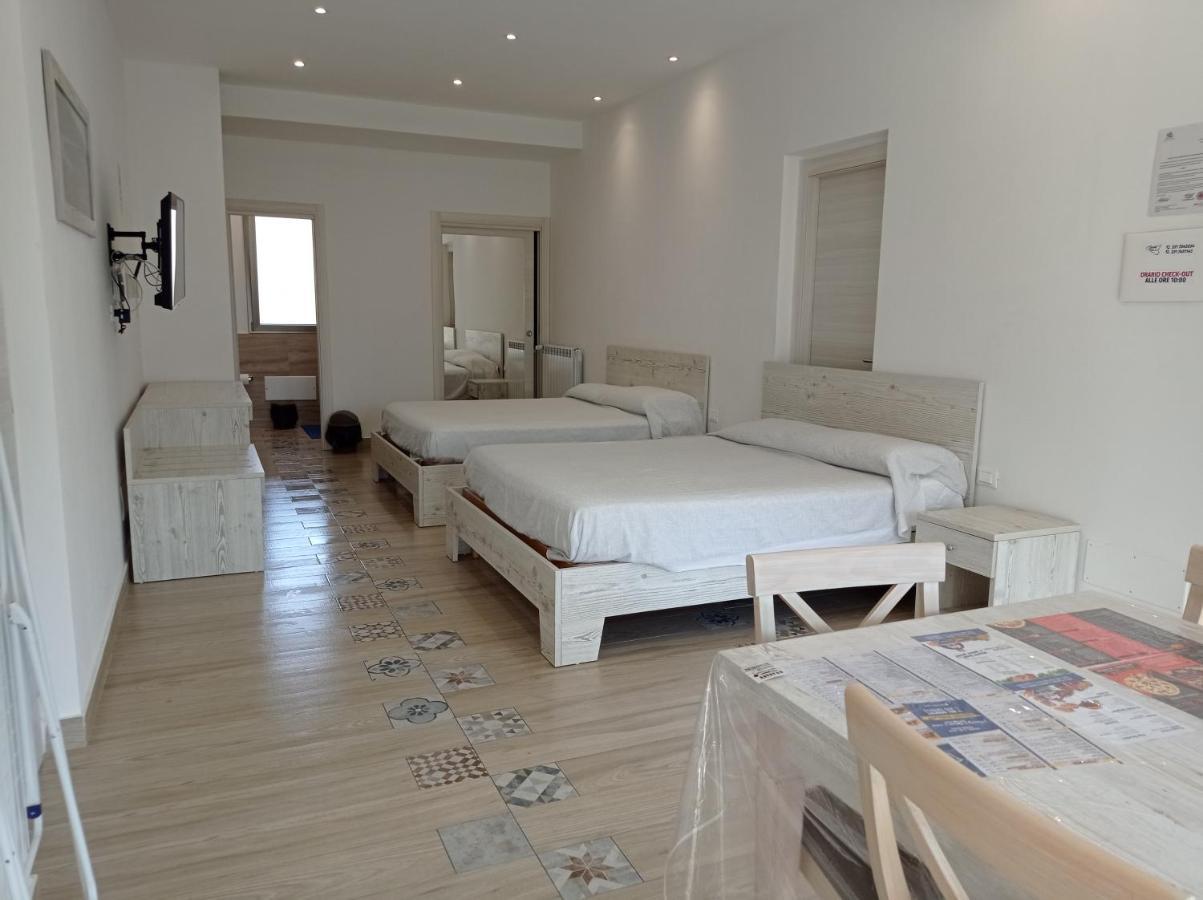 Sicily Rooms Appartamenti คารินิ ภายนอก รูปภาพ