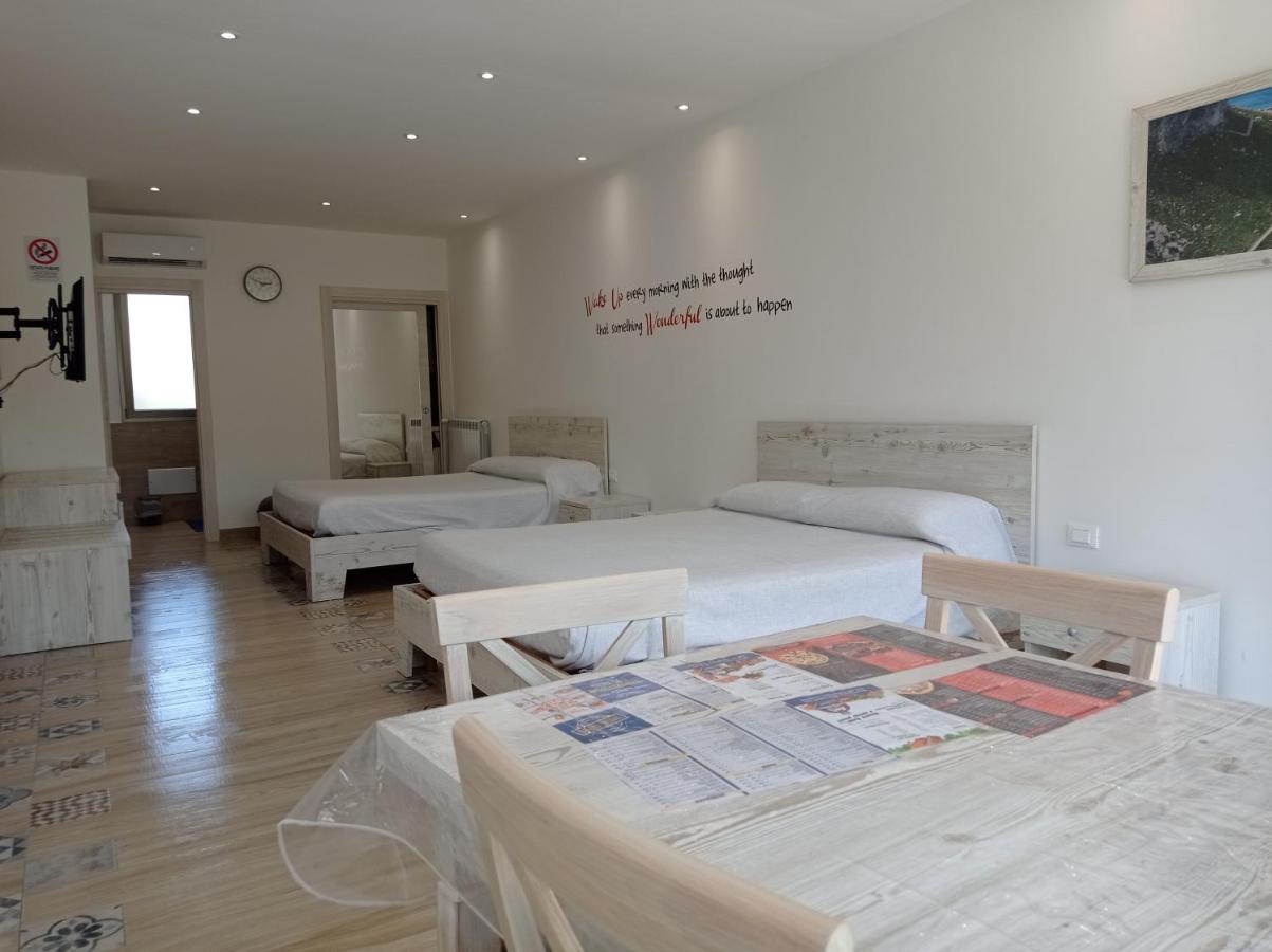 Sicily Rooms Appartamenti คารินิ ห้อง รูปภาพ