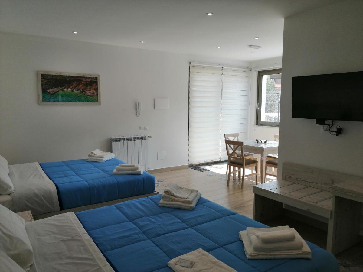 Sicily Rooms Appartamenti คารินิ ภายนอก รูปภาพ