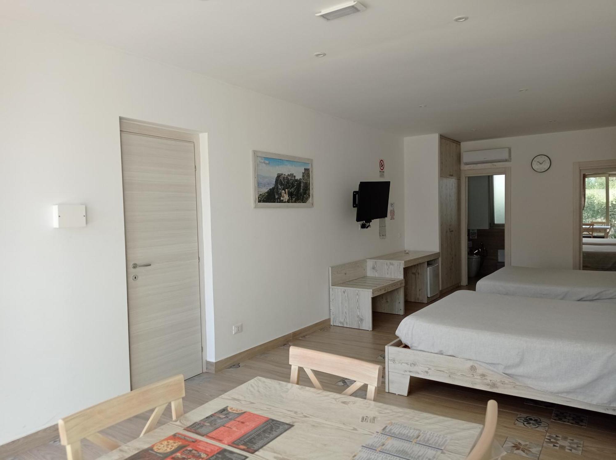 Sicily Rooms Appartamenti คารินิ ห้อง รูปภาพ
