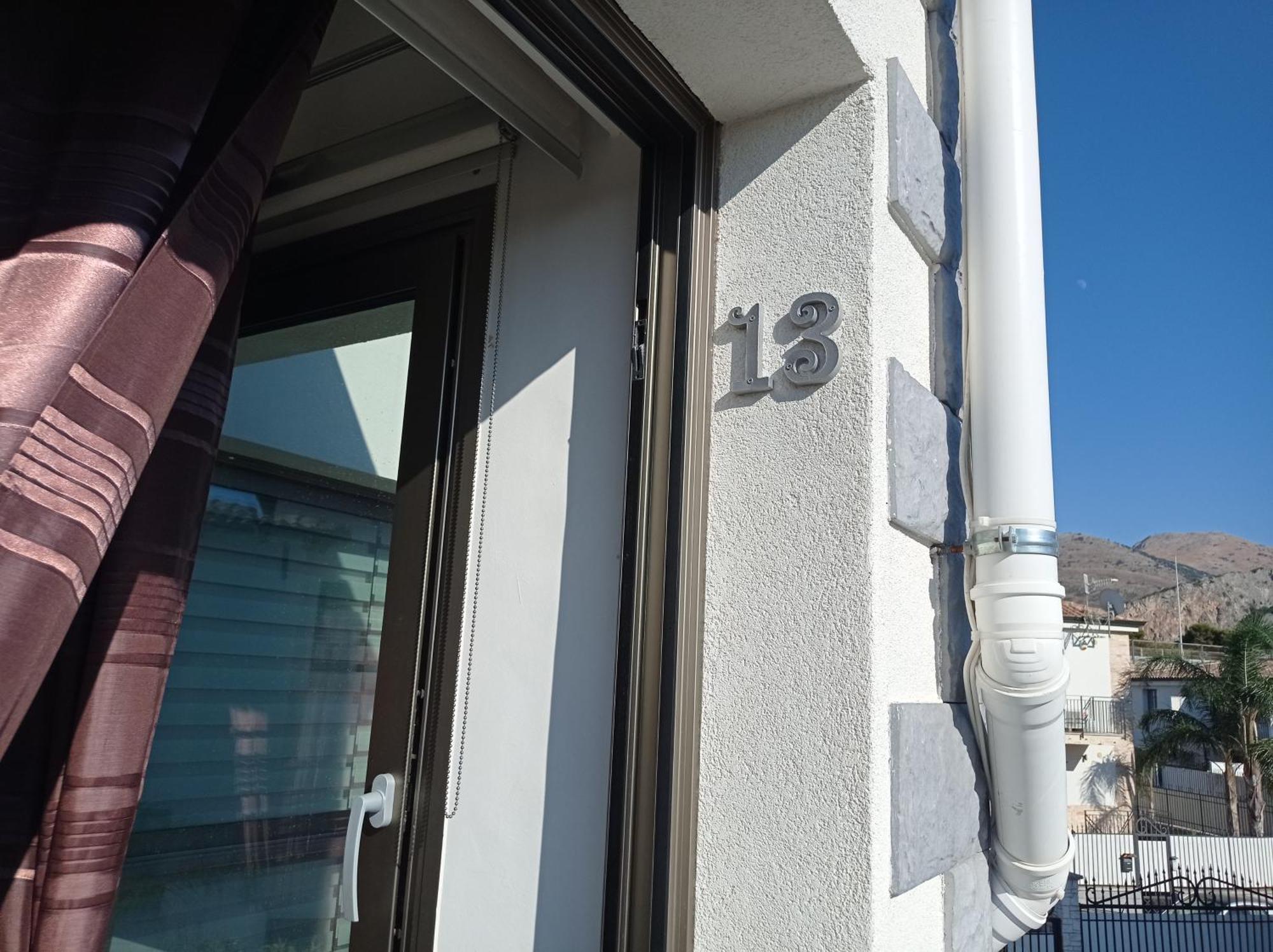 Sicily Rooms Appartamenti คารินิ ห้อง รูปภาพ