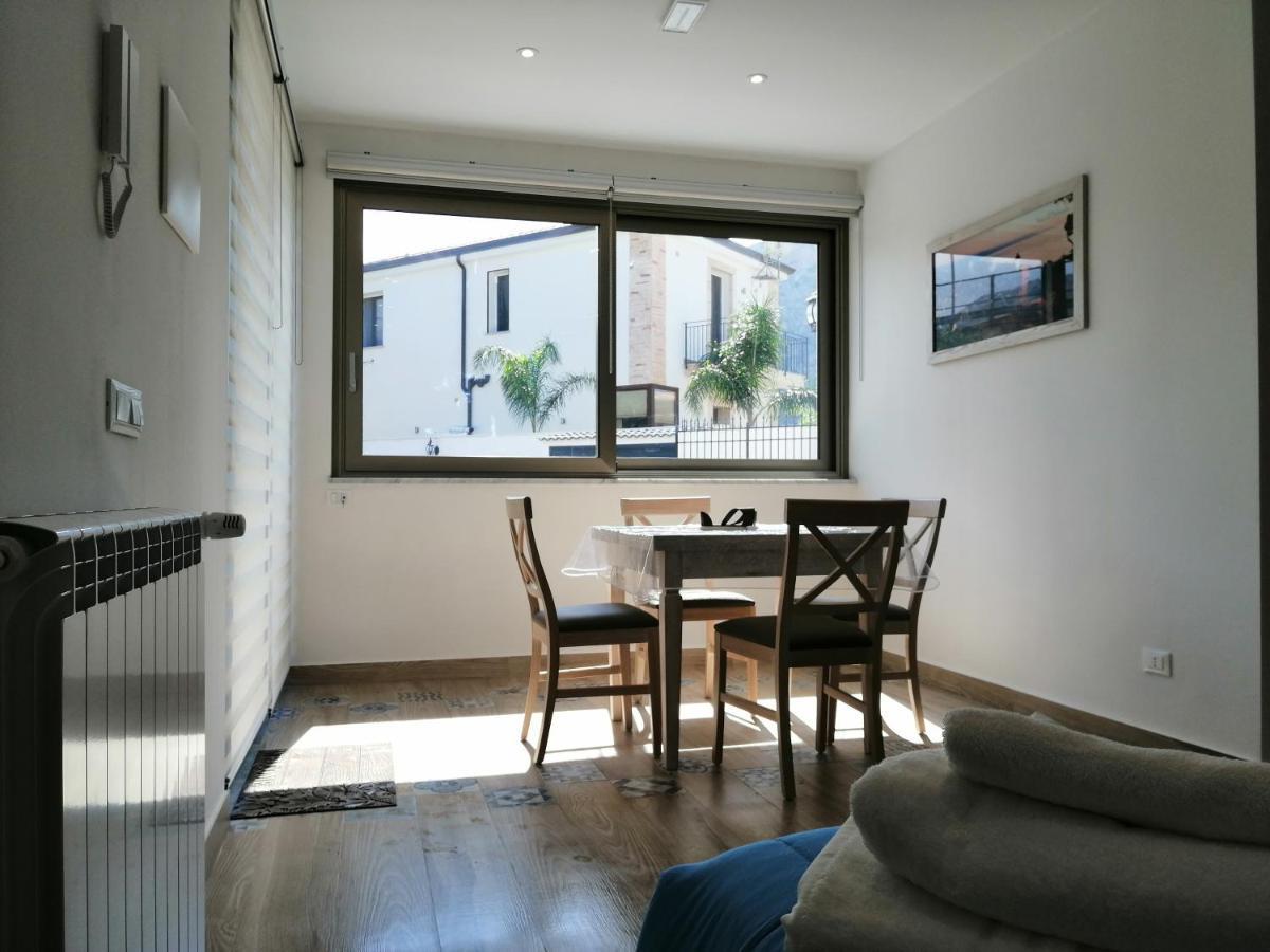 Sicily Rooms Appartamenti คารินิ ภายนอก รูปภาพ